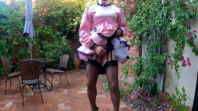 Maid Solo, Sissy Maid