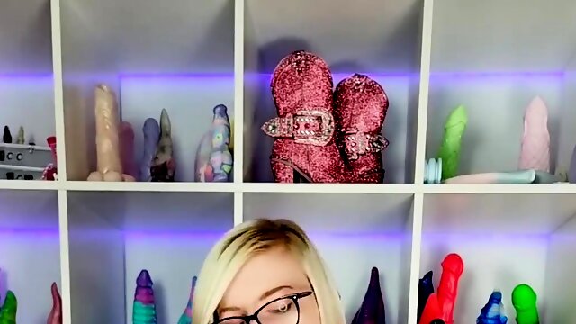 Kinky camgirl stretching her tight pussy with massive toys