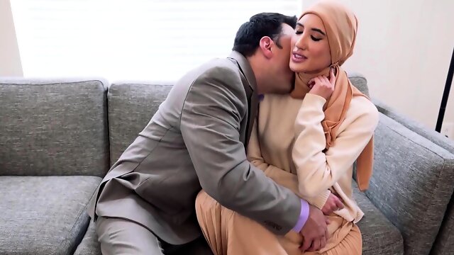 Первое свидание вслепую в хиджабе