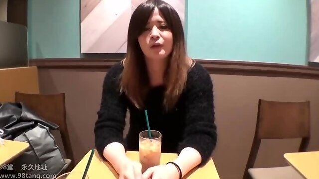 Amateur Oriental milf with small tits reveals her sex skills