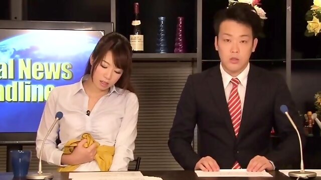 Provocative Japanese babes feeding their starving pussies 