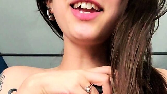 Petite small tit babe with perfect pussy masturbates