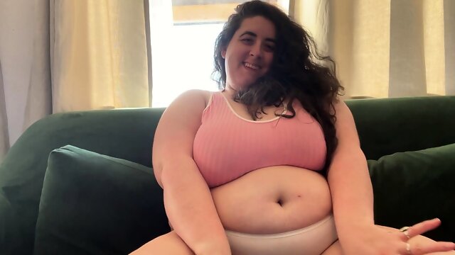 Fat BBW Ex GF masturbating and Squirting with Magic Wand