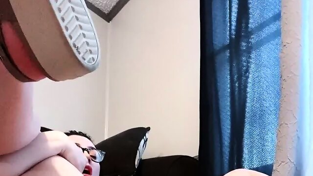 Teen british babe solo masturbation