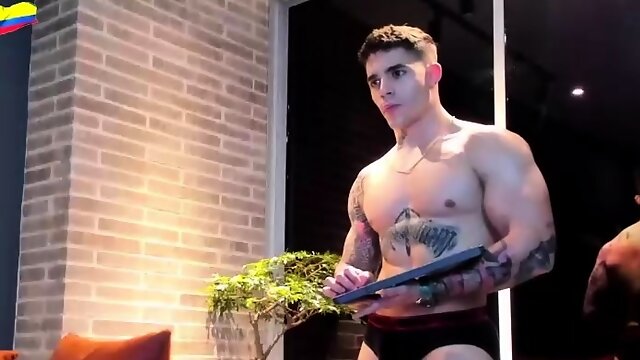 Incredible sexy twink with hard big muscles solo jerking fun
