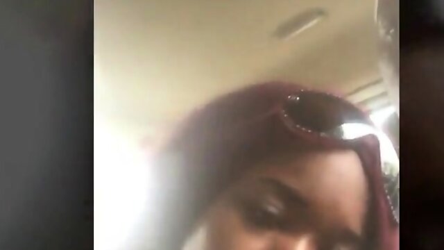 Thick Booty Hoe Sucking Dick In Car