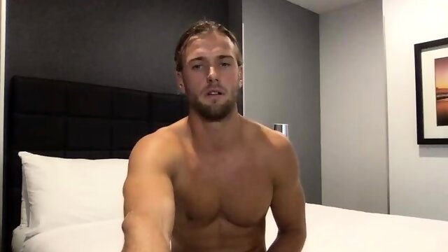 Jock gay muscle hunk jerking off