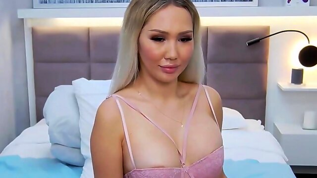 Horny Asian Fuck Huge Dildo