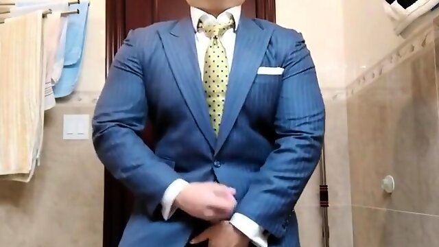 Str8 daddy jerking off in suit