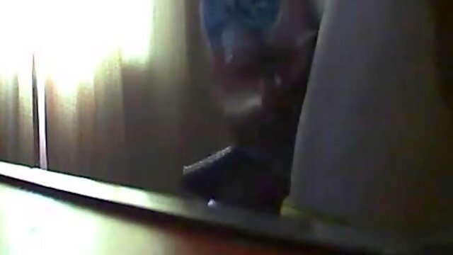 Flashing The hotel maid (4)