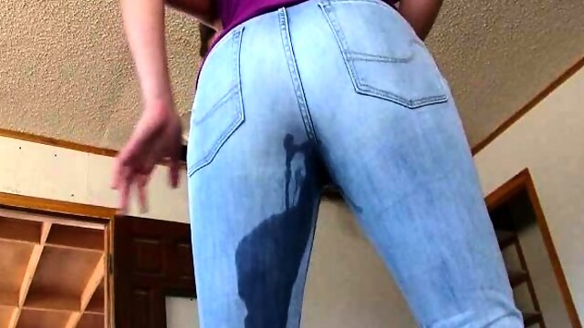 Super desperate to pee girls pissing their jeans