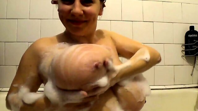 Huge Boobs Solo Shower