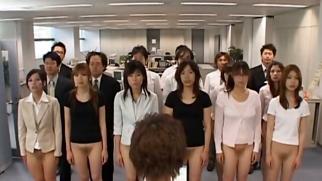 Half nude Japanese chicks showing off