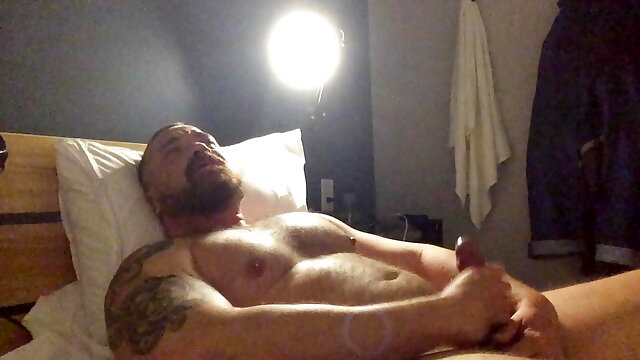 Daddy cumshot in the hostel