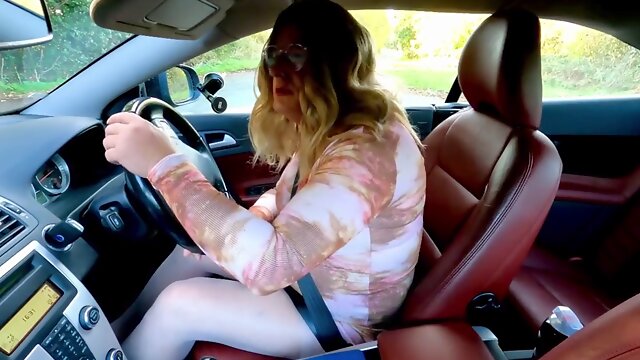 Crossdresser Outdoors, Car Masturbation