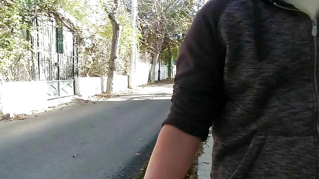 (Public outdoors) Super hot blowjob amateur in the street