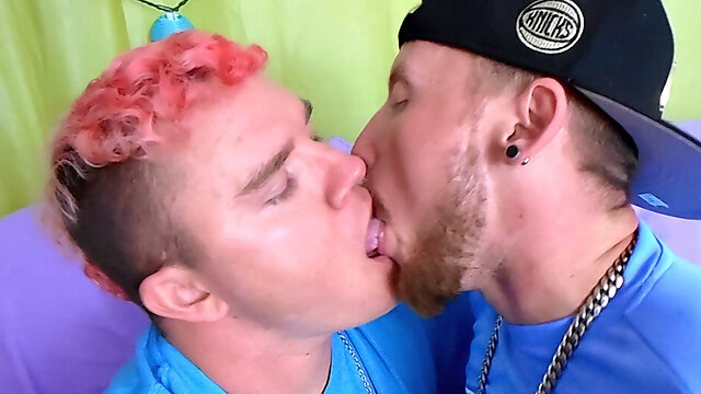 Gay Kissing