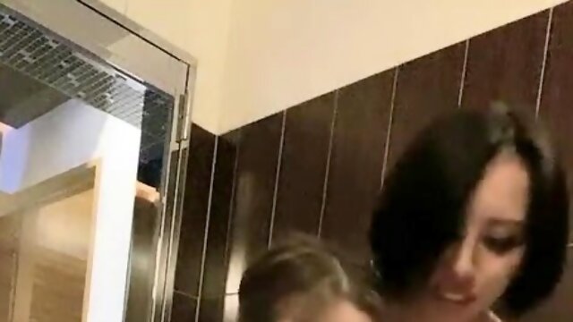 Asiatiques Lesbiennes Strapon