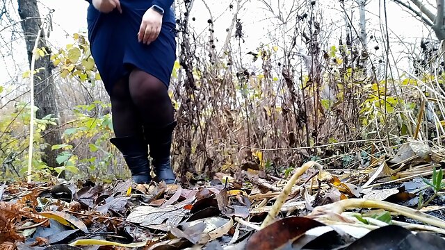 Plentiful hot piss stream from MILF pussy in dress and pantyhose outdoors