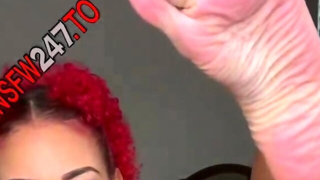 Big boob brunette masturbates on webcam