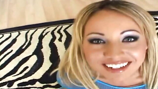 Seductive blonde Jasmine Tame making dudes dreams come true by receiveng facial cumshot