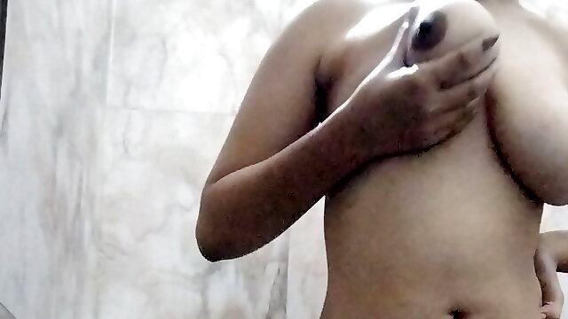 Mallu Tamil showing hot navel and fingering in anal