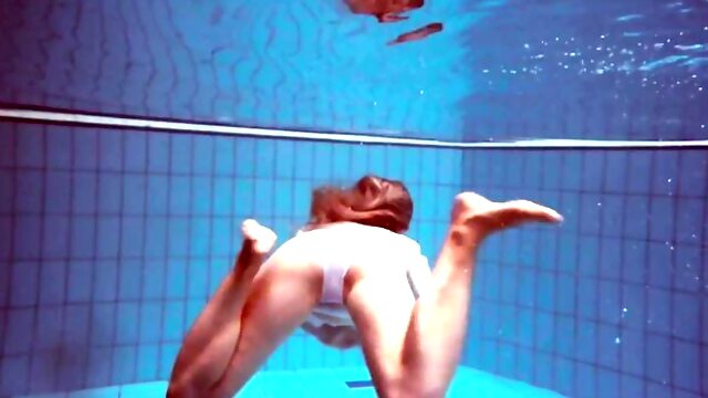 Tender chippies swimming pool teen video