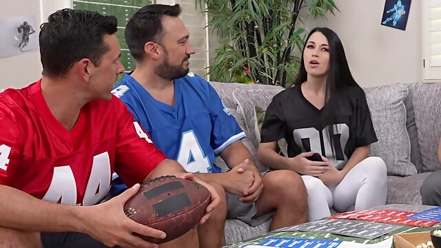 Hardcore group dicking with Lauren Phillips and Pristine Edge