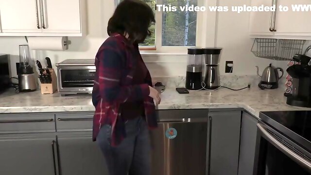 Bettie Bondage In Magic Remote Makes Mom A Gag Slut
