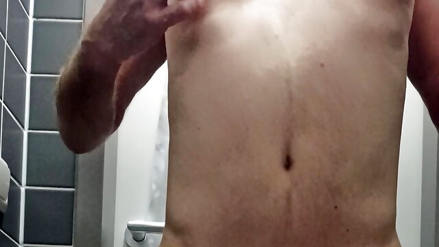 Gay Wichsen Solo Öffentlich