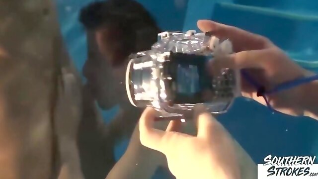 Thomas Fiaty And Joey Intenso In And 3way Breed 10 Min