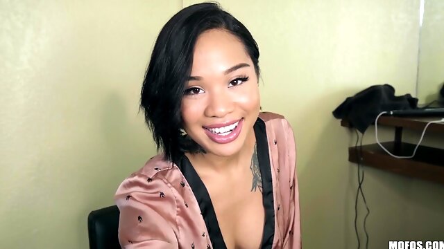 Tempting hussy Honey Gold hardcore porn video