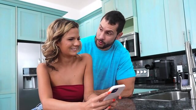 Carmela Clutch wants to share a dick with good looking Lacy Tate