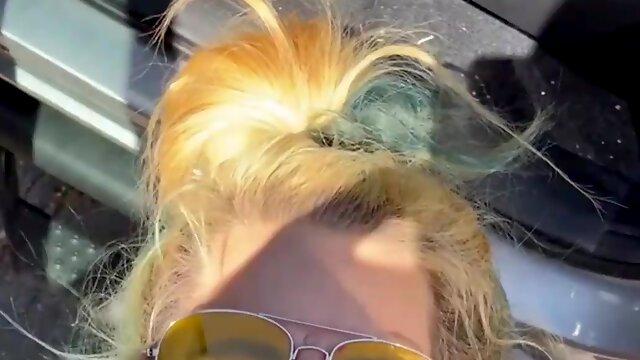 Excellent car blowjob from blonde milf in sunglasses