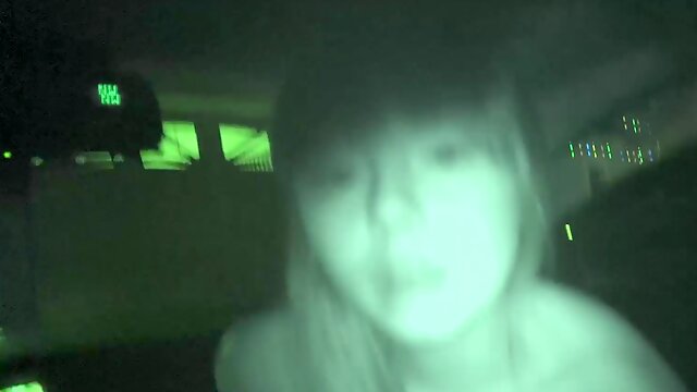 Night vision blowjob in the car