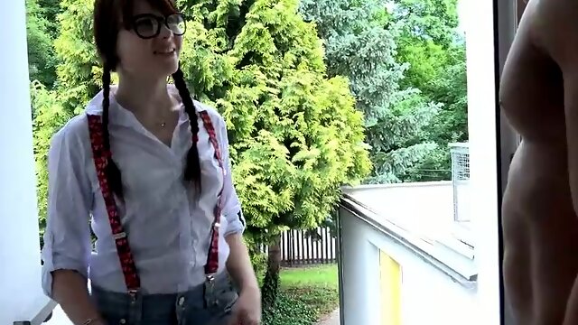 Nerdy chick Luna Rival is squirting during crazy anal fuck