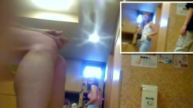 Hidden cam caught Asian amateur chicks dressing up in the changing room