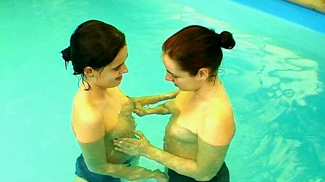 Breathtaking lesbo show by two extremely seductive babes