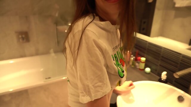 Amateur couple have a nice morning sex in a bathroom