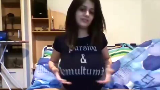 Lovely looking webcam Desi hottie is so into her masturbation