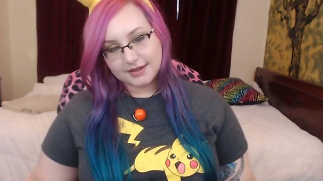 Sensual BBW kitten  with colored hair and shaking bubble