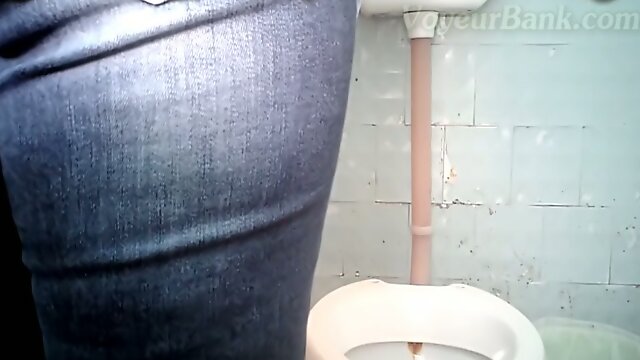 Toaleta, Nieznajoma