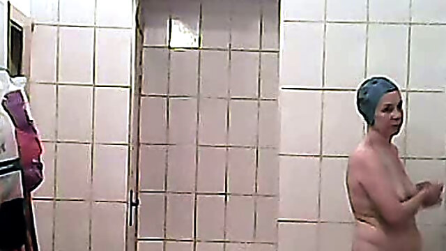 Lovely curvy amateur milf with sexy booty in the shower