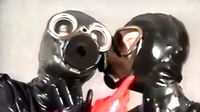 Latex Vintage, Gasmask