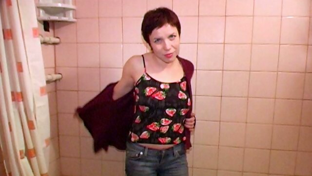 Short haired amateur white milf undresses in the bathtub and pisses