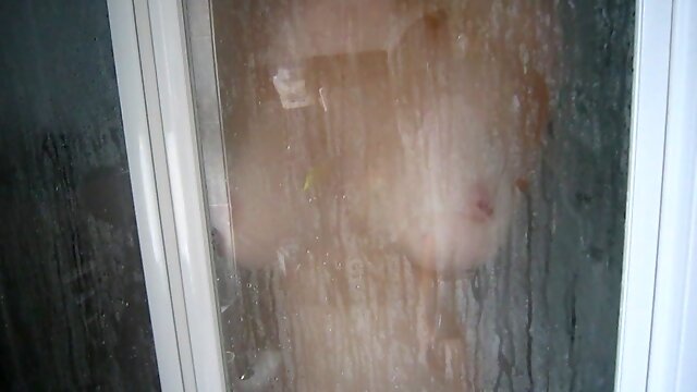 Shower Voyeur