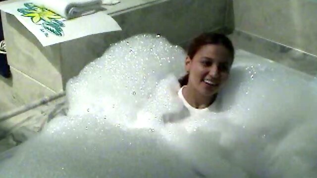 Mulatto cutie takes bubble bath and gets bounded by her boy