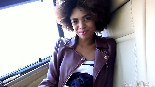 Tight bodied curly haired vixen Luna Corazon loves car sex and shes so wild