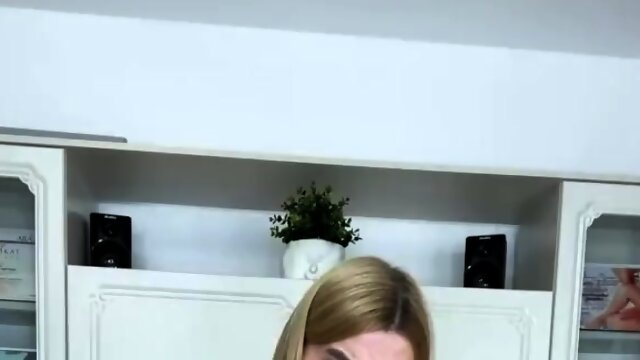 Accidental ejaculations during waxing by Russian MILF Sugar Nadya