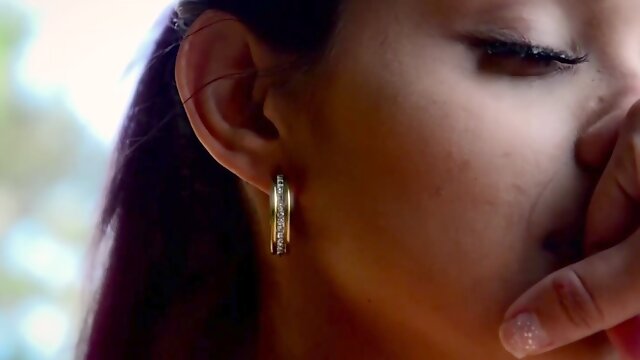 Latina MILF Veronica Leal cums on a hard cock of younger stud